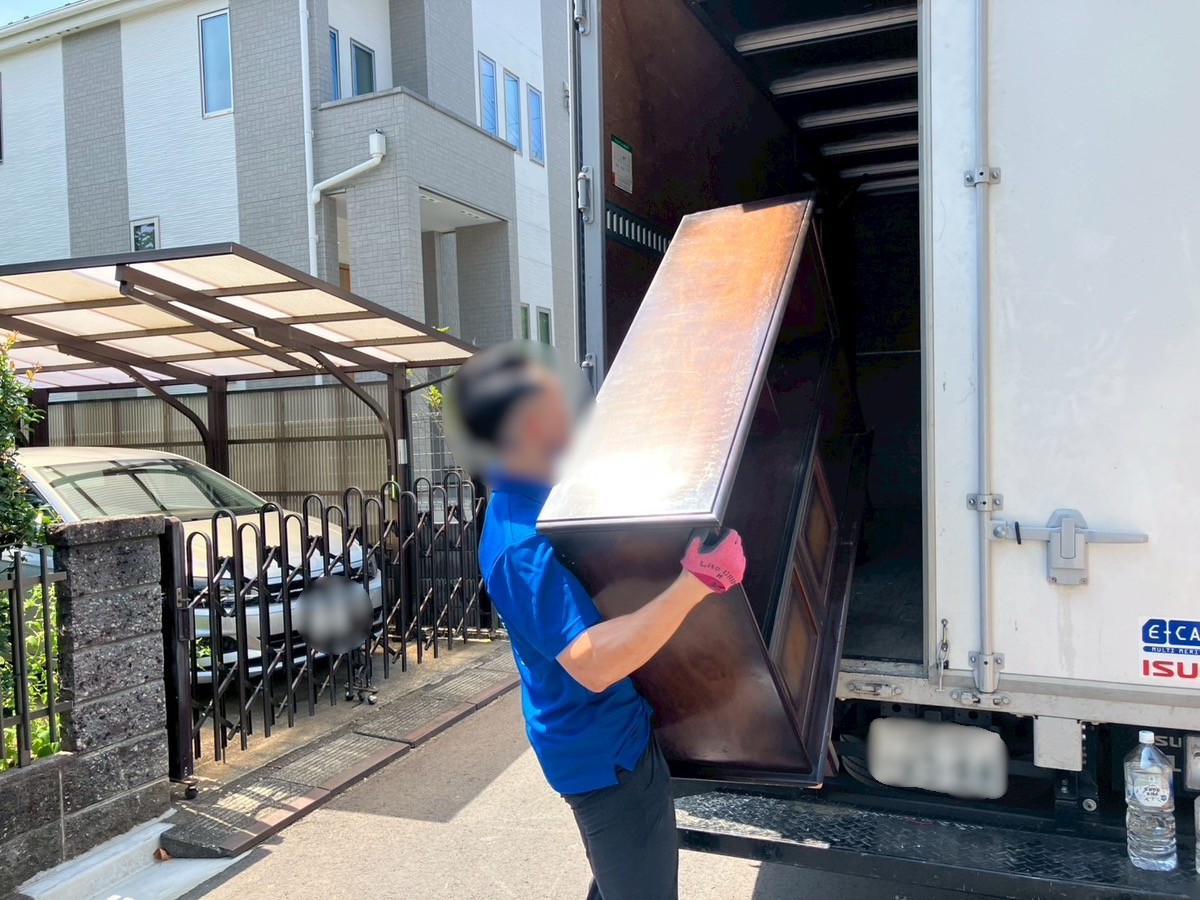 「2DKの一軒家のお家から家具や日用品などをお引き取りしました」作業写真