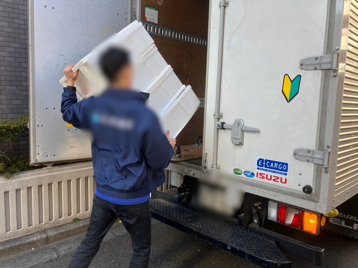 「引越し準備とあわせて冬物の生活用品をお引き取りしました」作業写真